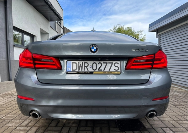 BMW Seria 5 cena 122900 przebieg: 105000, rok produkcji 2018 z Sieradz małe 781